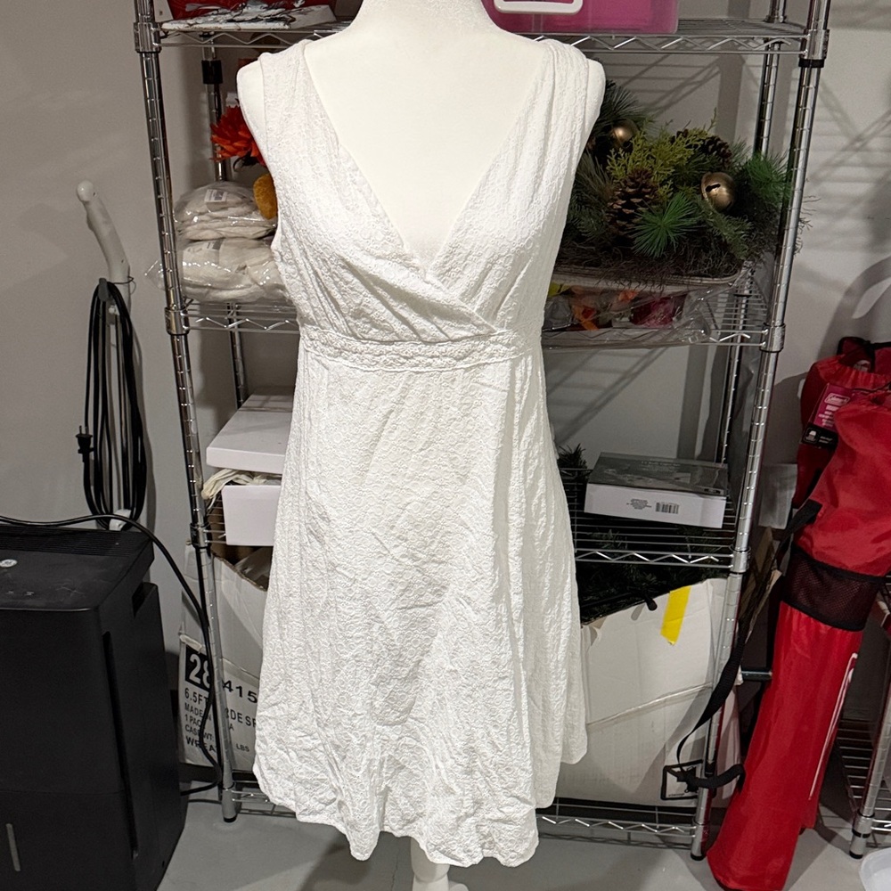 NWOT R&K Originals White Sleeveless V-Neck Summer Dress 🍊